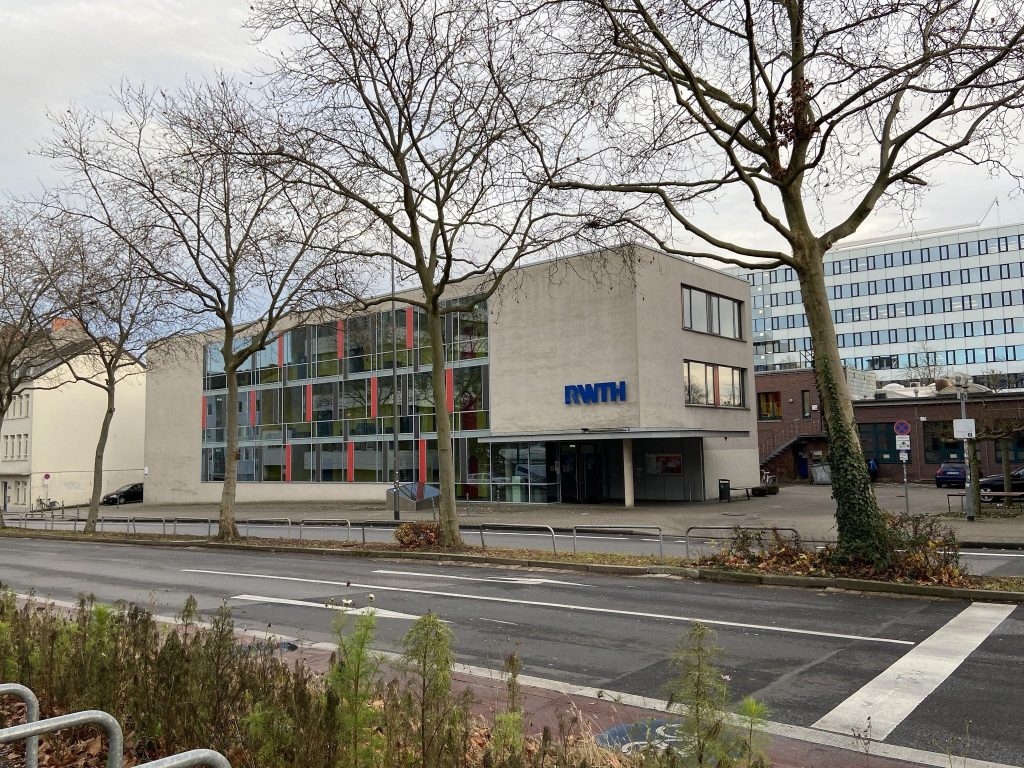 Semi 90